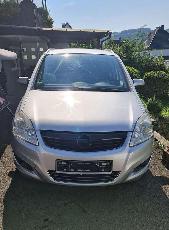Silber Gebraucht 2009 Opel Zafira Van / Kleinbus | 1.800 € (Guter Preis) - Bild 1/4