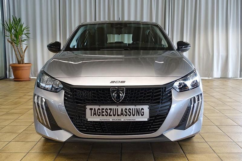 Neu Peugeot 208 Style 101 PS (74 kW) 2025 Grau Kleinwagen