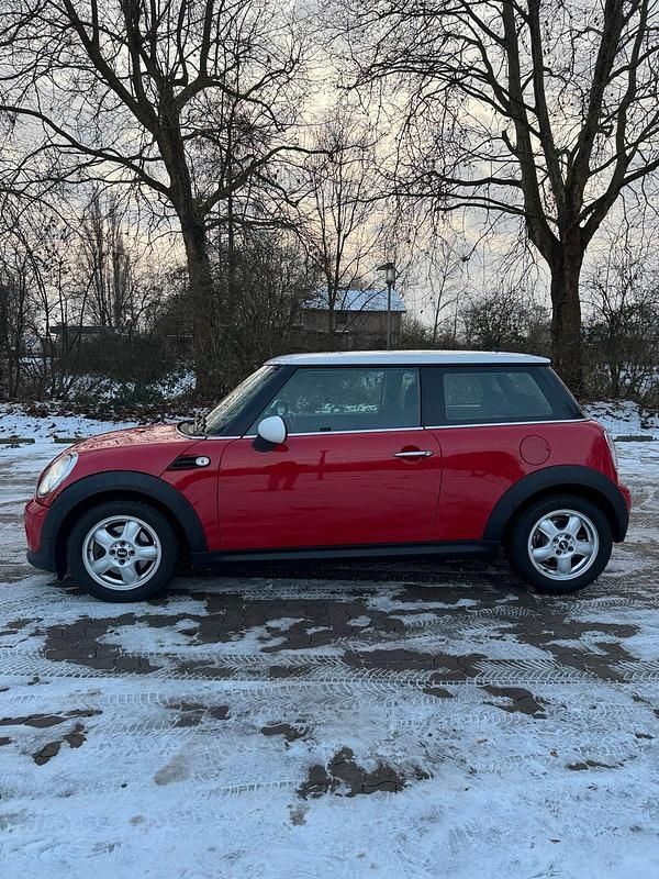 Gebraucht Mini Cooper 122 PS (89 kW) 2011 Rot Kleinwagen