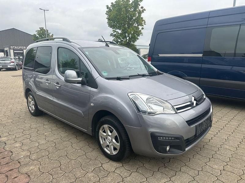 Grau Gebraucht 2016 Citroën Berlingo SELECTION Van / Kleinbus | 7.999 € (Fairer Preis) - Bild 1/4