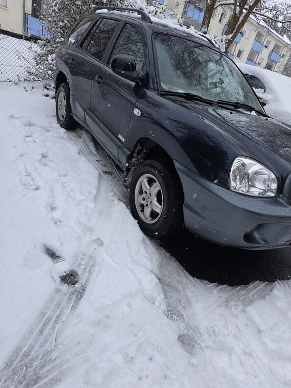 Blau Gebraucht 2004 Hyundai Santa Fe GLS SUV | 1.750 € (Fairer Preis) - Bild 1/4