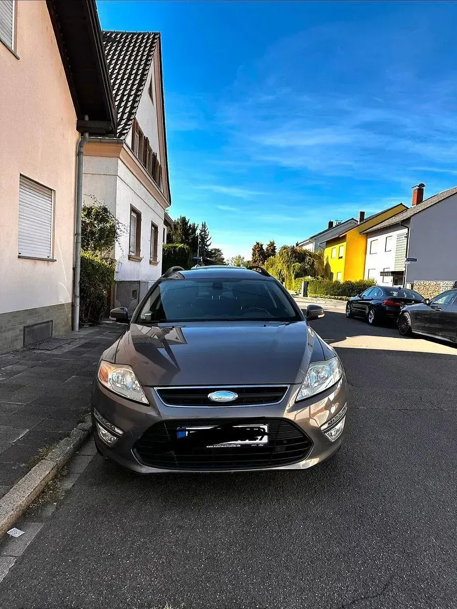 Gebraucht Ford Mondeo Titanium 145 PS (106 kW) 2011 Grau Limousine