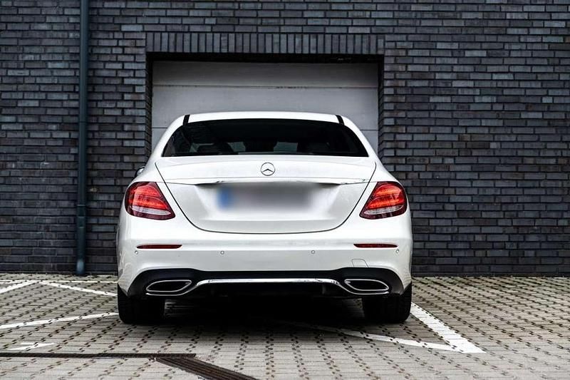 Usata Mercedes E350 258 CV (189 kW) 2017 Bianco Berlina