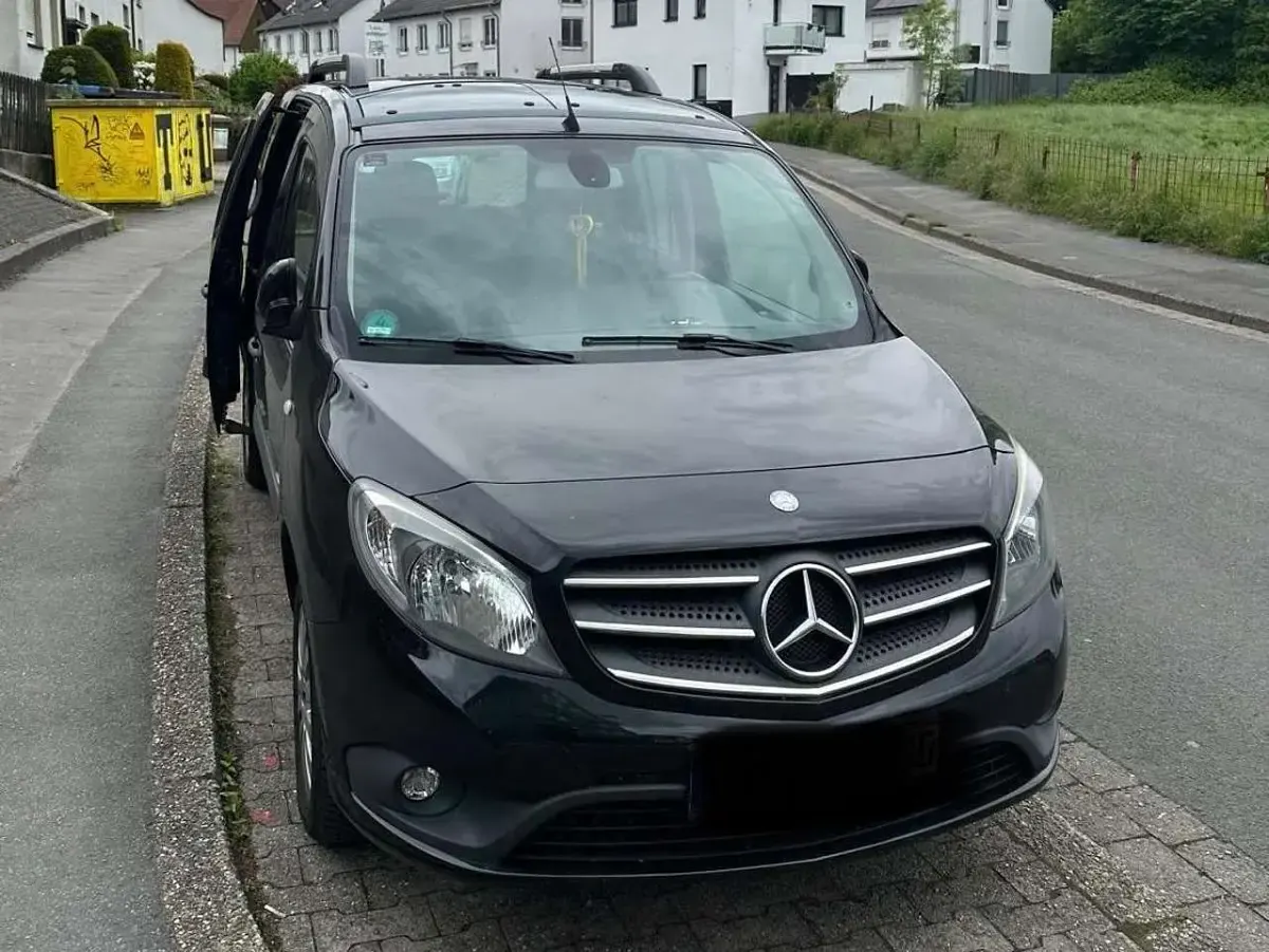 Gebraucht Mercedes Citan 111 110 PS (80 kW) 2017 Schwarz Kombi