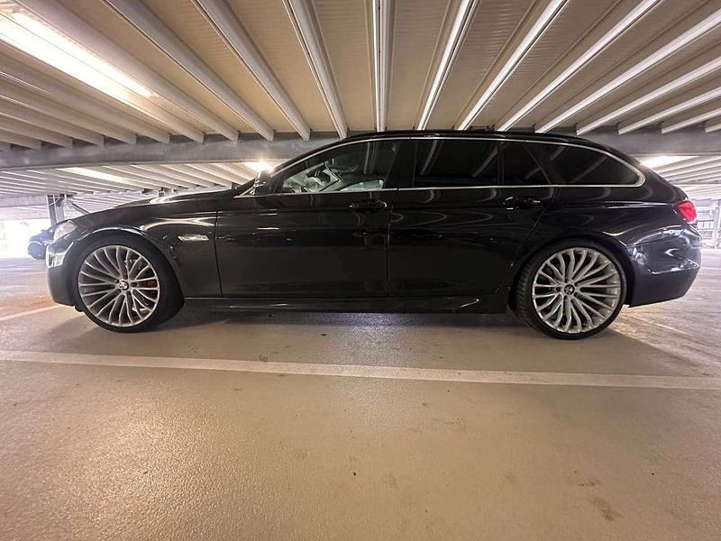 Gebraucht BMW 525 Sport Line 204 PS (150 kW) 2011 Schwarz Kombi