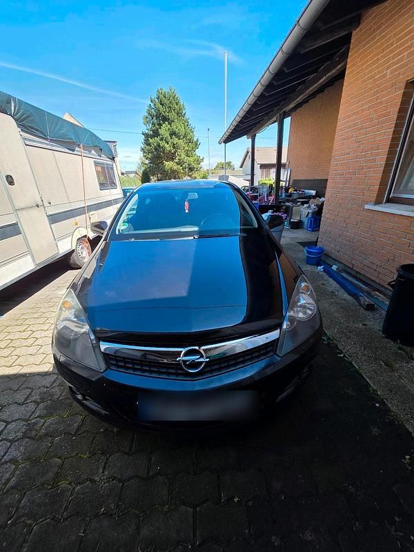 Schwarz Gebraucht 2009 Opel Astra GTC Coupé | 1.055 € (Superpreis) - Bild 1/4