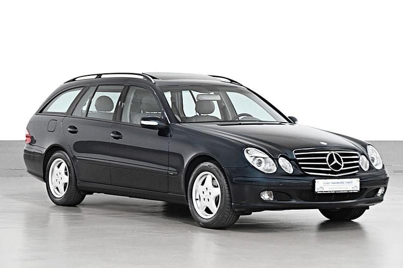 Schwarz Gebraucht 2003 Mercedes E200 Limousine | 3.000 € (Guter Preis) - Bild 1/4