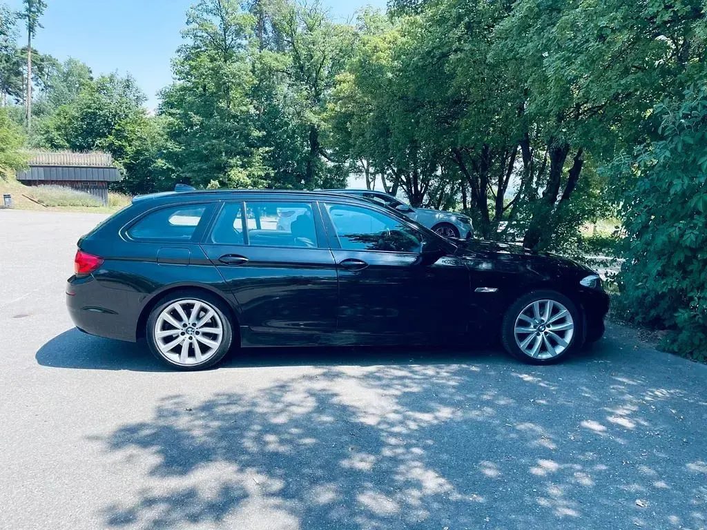 Gebraucht BMW 528 258 PS (189 kW) 2011 Schwarz Kombi