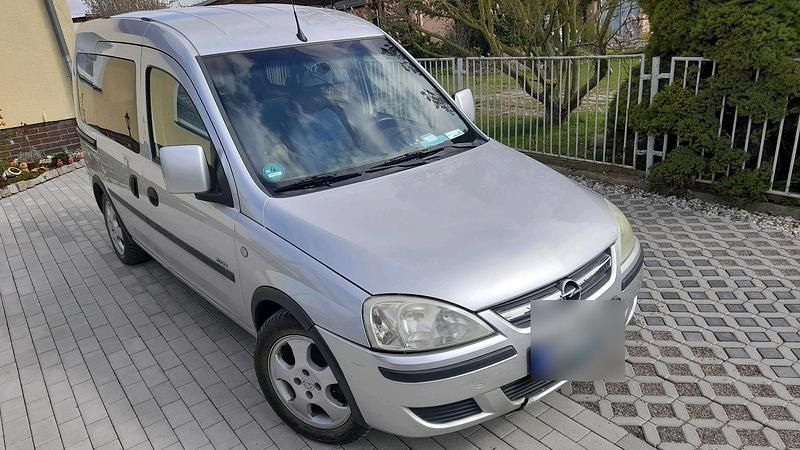 Gebraucht Opel Combo 86 PS (63 kW) 2004 Silber Van / Kleinbus