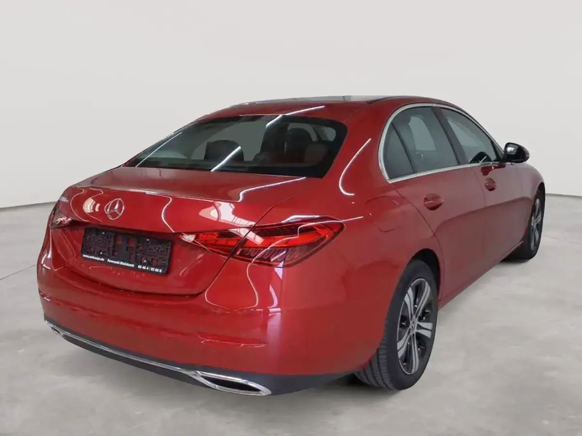 Gebraucht Mercedes C300e Avantgarde 204 PS (150 kW) 2023 Rot Limousine
