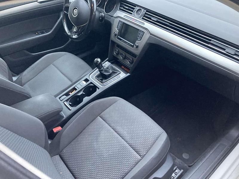 Gebraucht VW Passat Highline 150 PS (110 kW) 2016 Kombi