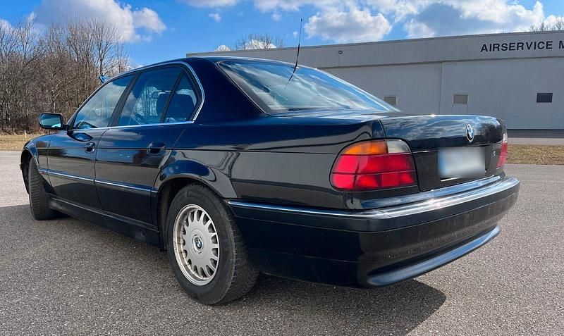 Usata BMW 728 193 CV (141 kW) 1995 Nero Berlina