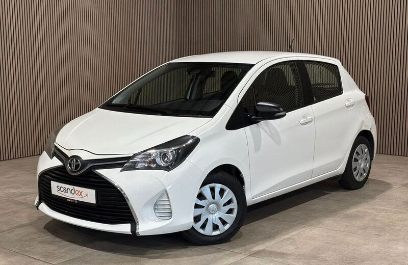Weiß Gebraucht 2016 Toyota Yaris Limousine | 4.500 € (Fairer Preis) - Bild 1/4