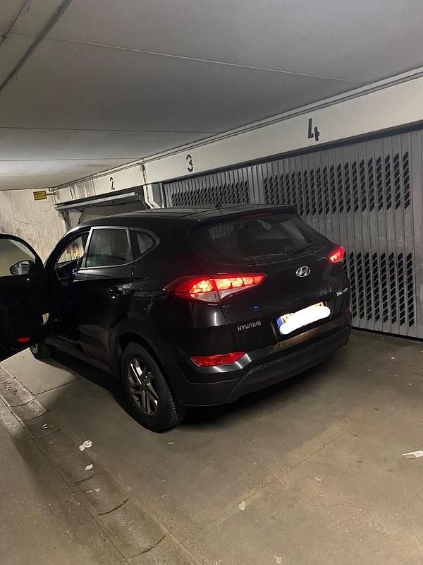 Gebraucht Hyundai Tucson 116 PS (85 kW) 2017 Schwarz SUV