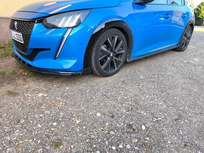 Gebraucht Peugeot 208 GT 131 PS (96 kW) 2022 Blau Kleinwagen