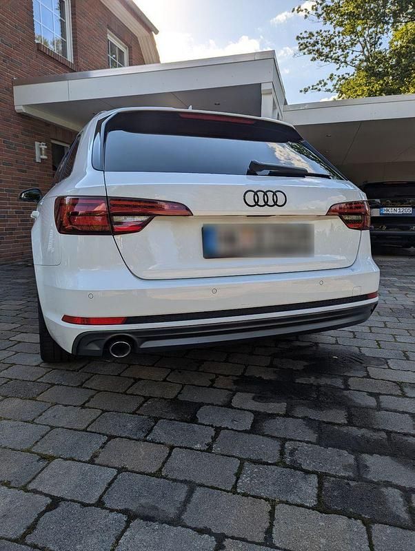 Second-hand Audi A4 S-Line 122 CP (89 kW) 2018 Alb Break