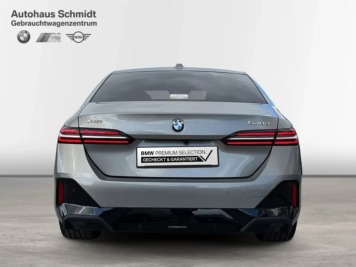 Gebraucht BMW 540 M Sport 286 PS (210 kW) 2025 Oxidgrau Limousine