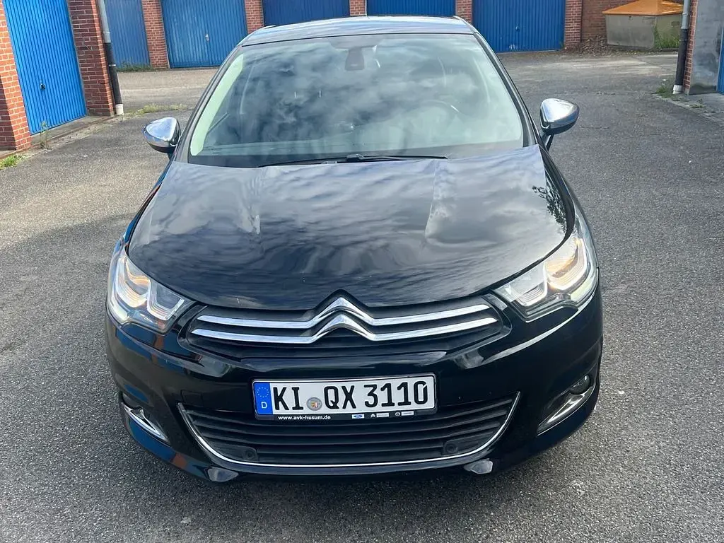 Gebraucht Citroën C4 Start 120 PS (88 kW) 2016 Schwarz Limousine