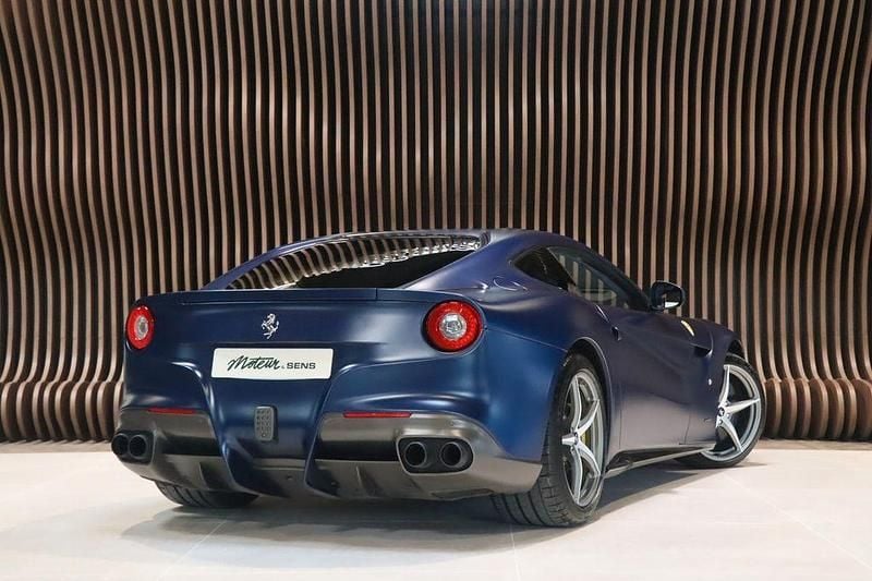 Second-hand Ferrari F12 741 CP (545 kW) 2013 Albastru Coupe