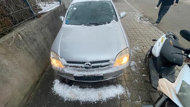 Grau Gebraucht 2004 Opel Vectra Kombi | 800 € (Guter Preis) - Bild 1/4