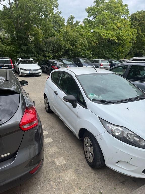 Gebraucht Ford Fiesta Trend 75 PS (55 kW) 2011 Weiß Kleinwagen