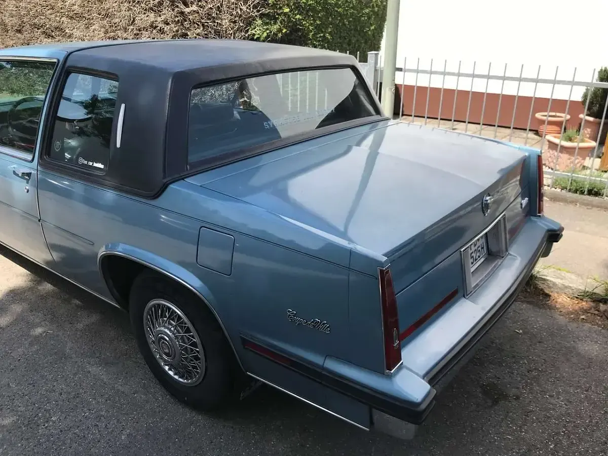 Gebraucht Cadillac Deville 135 PS (99 kW) 1985 Blau Limousine