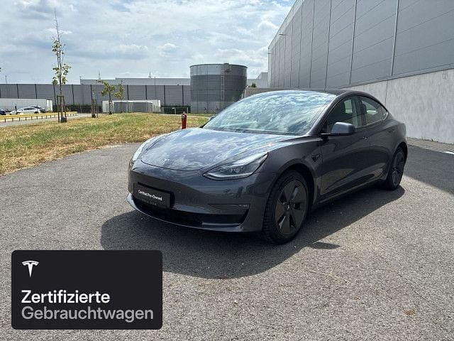 Silber Gebraucht 2021 Tesla Model 3 Long Range Limousine | 31.900 € (Etwas zu teuer) - Bild 1/4