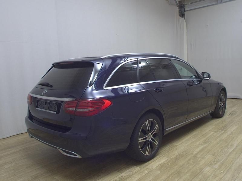 Gebraucht Mercedes C200 Avantgarde 160 PS (117 kW) 2020 Blau Limousine