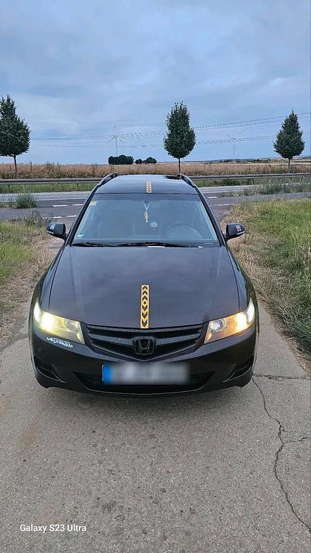 Braun Gebraucht 2006 Honda Accord Kombi | 1.399 € - Bild 1/4