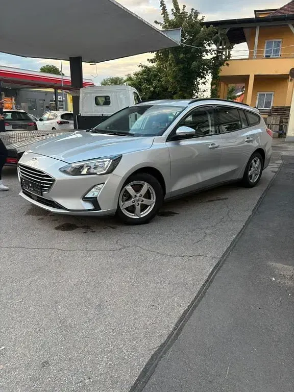 Used Ford Focus Trend 101 HP (74 kW) 2020 Silver Sedan