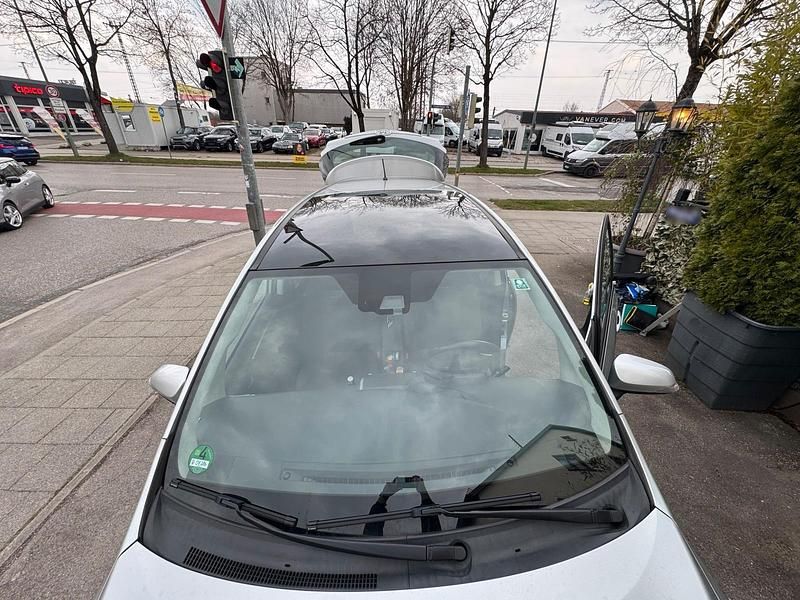 Gebraucht Toyota Verso 147 PS (108 kW) 2017 Silber Van / Kleinbus