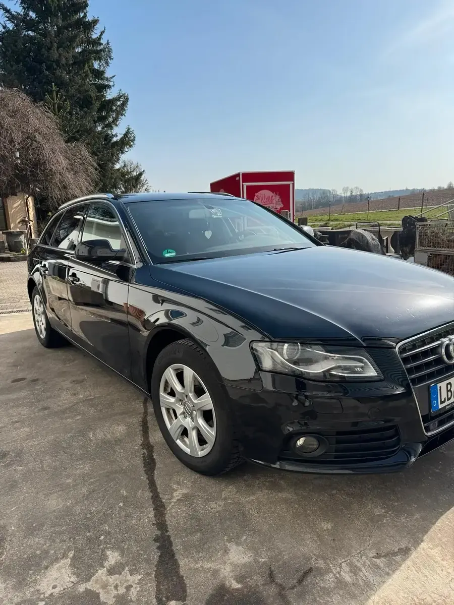 Gebraucht Audi A4 160 PS (117 kW) 2011 Schwarz Kombi