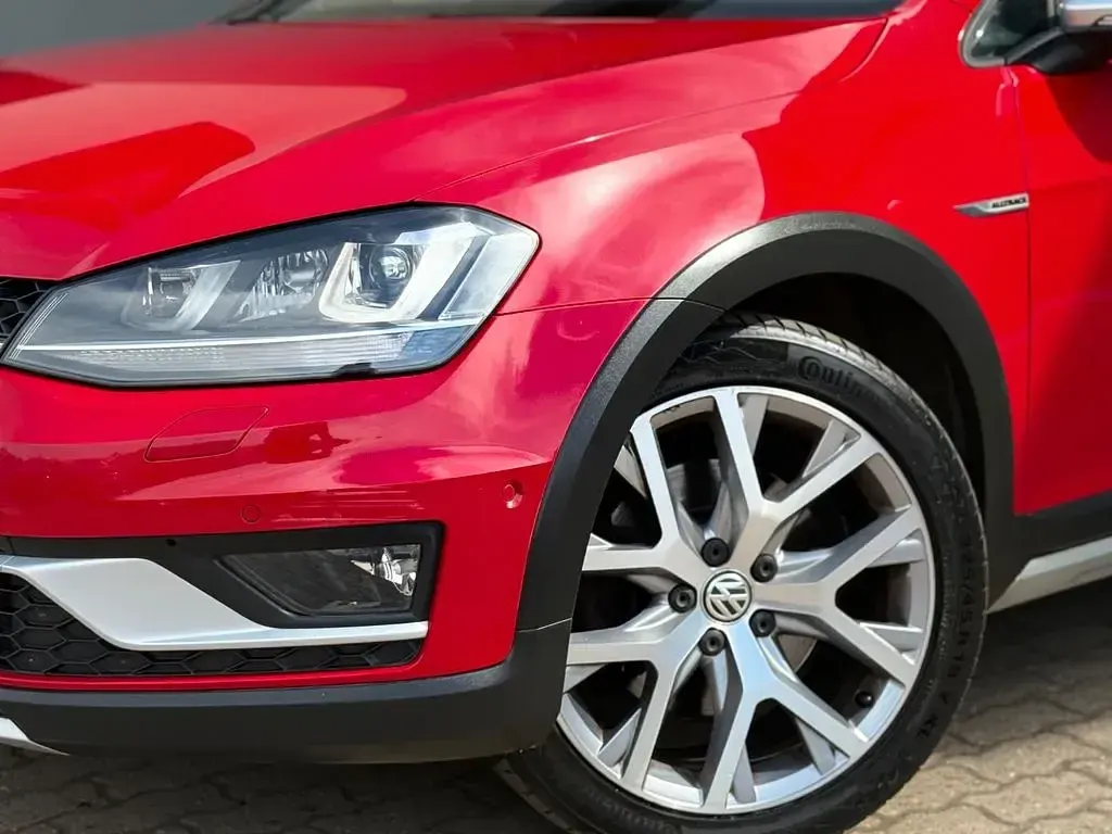 Gebraucht VW Golf VII 184 PS (135 kW) 2016 Rot Limousine