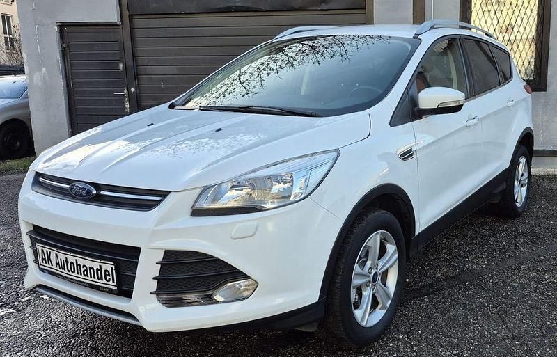 Weiß Gebraucht 2015 Ford Kuga SYNC Edition SUV | 8.690 € (Superpreis) - Bild 1/4