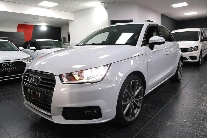 Weiß Gebraucht 2018 Audi A1 Sportback Sport Kleinwagen | 16.990 € (Etwas zu teuer) - Bild 1/4