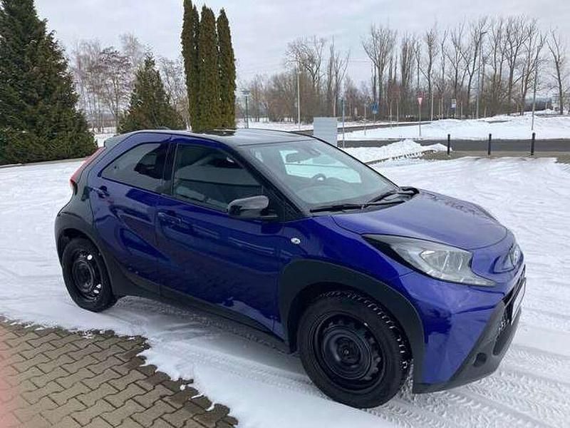 Gebraucht Toyota Aygo X Pulse 72 PS (52 kW) 2024 Juniper blue / night sky black SUV