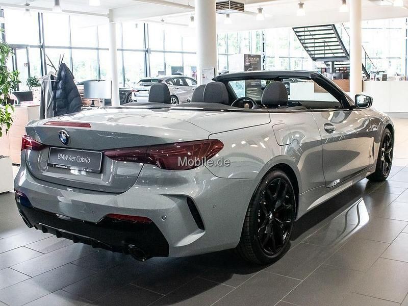 Neu BMW 420 Performance 184 PS (135 kW) 2026 Grau Cabrio