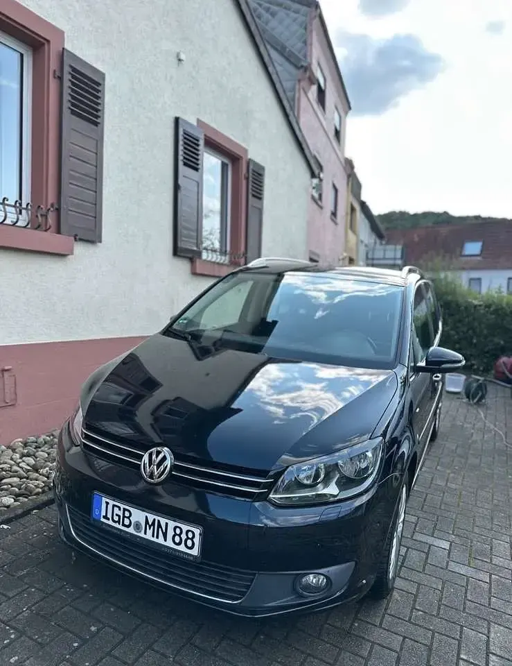 Gebraucht VW Touran Cup 140 PS (102 kW) 2014 Schwarz Van / Kleinbus