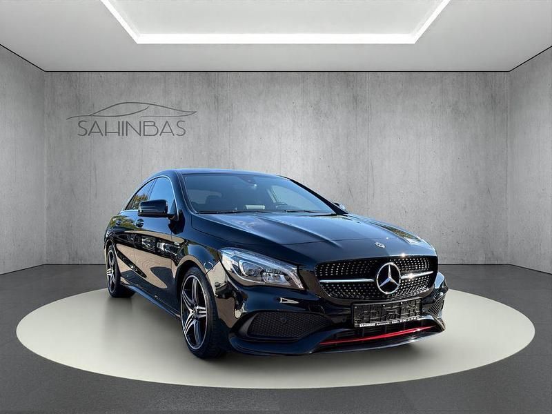 Schwarz Gebraucht 2017 Mercedes CLA250 AMG line Limousine | 22.990 € (Fairer Preis) - Bild 1/4