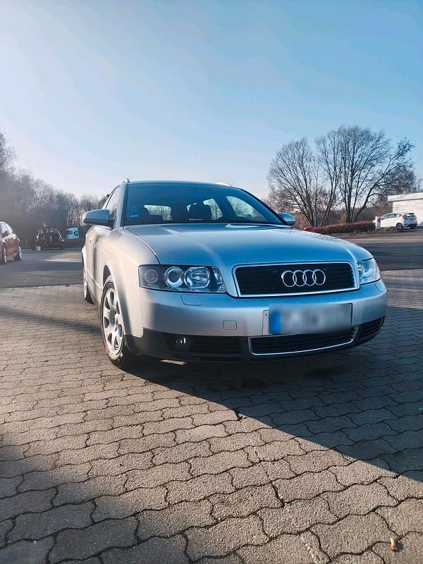 Gebraucht Audi A4 131 PS (96 kW) 2002 Silber Kombi
