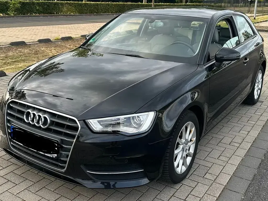 Gebraucht Audi A3 Ambiente 122 PS (89 kW) 2012 Schwarz Kleinwagen