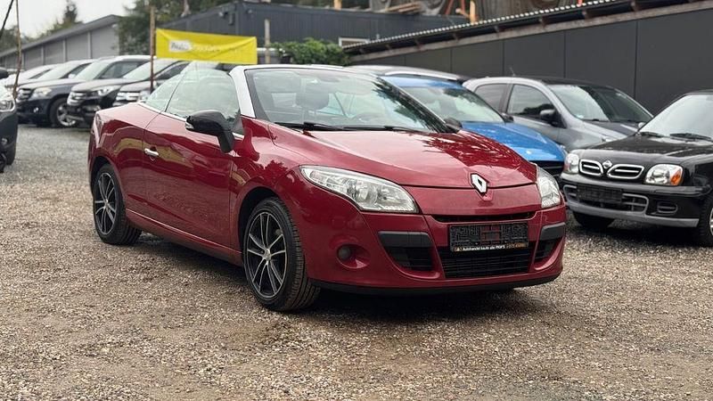 Rot Gebraucht 2011 Renault Mégane Cabriolet Dynamique Cabrio | 4.799 € (Fairer Preis) - Bild 1/4