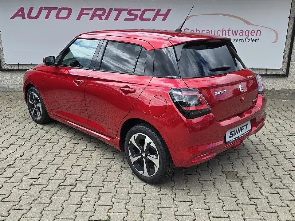 Gebraucht Suzuki Swift Comfort+ 83 PS (61 kW) 2025 Rot Kleinwagen