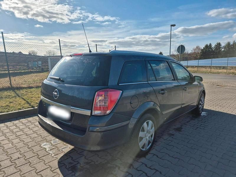 Gebraucht Opel Astra 140 PS (102 kW) 2010 Silber Kombi
