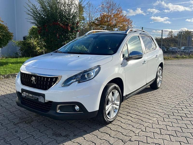 Weiß Gebraucht 2017 Peugeot 2008 Style SUV | 6.990 € (Guter Preis) - Bild 1/4