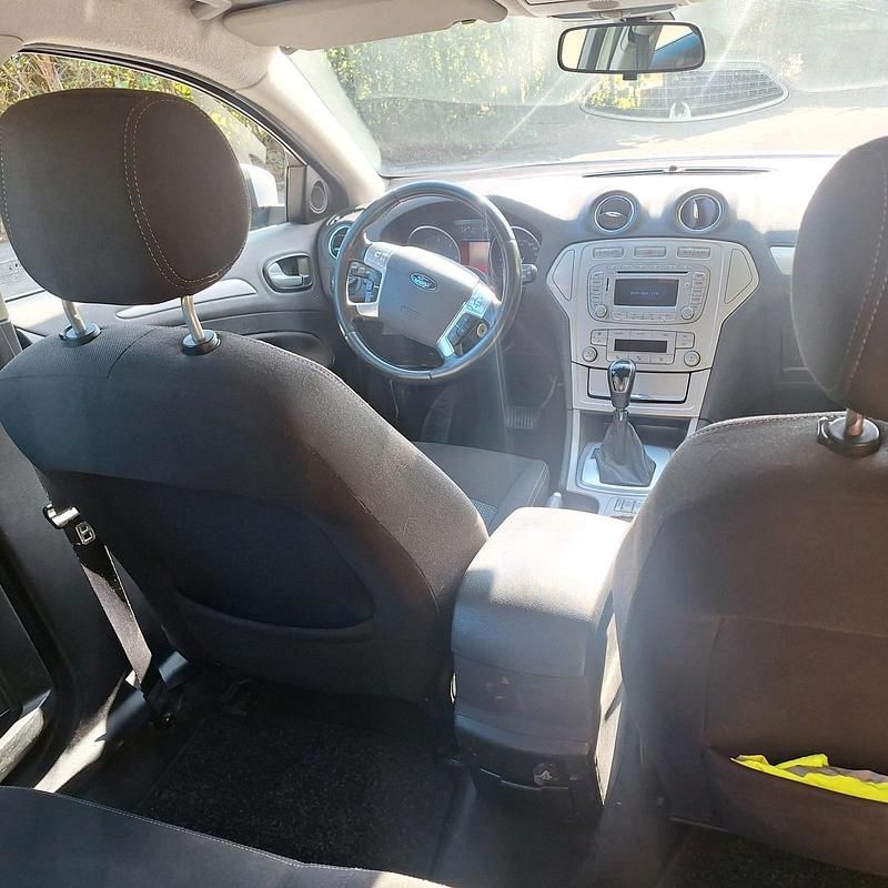 Gebraucht Ford Mondeo Trend 140 PS (102 kW) 2009 Grau Kombi