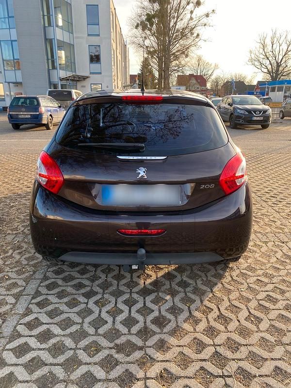 Gebraucht Peugeot 208 95 PS (69 kW) 2012 Braun Kleinwagen