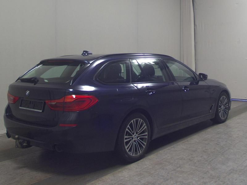 Gebraucht BMW 530 Sport Line 265 PS (194 kW) 2019 Blau Kombi