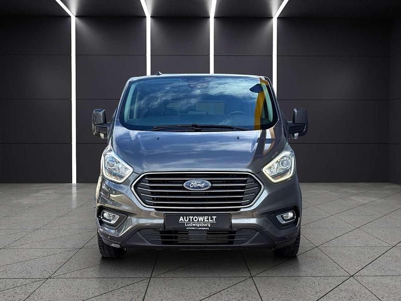 Gebraucht Ford Transit Custom Titanium 131 PS (96 kW) 2021 Magneticgrau (metallic) Van / Kleinbus
