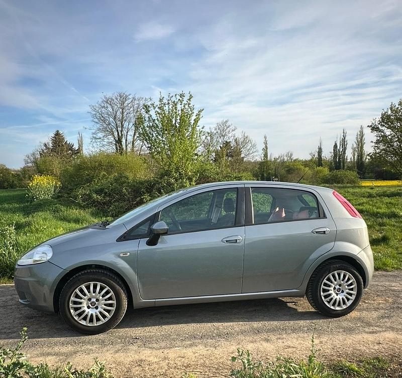 Gebraucht Fiat Punto 77 PS (56 kW) 2009 Grau Kleinwagen
